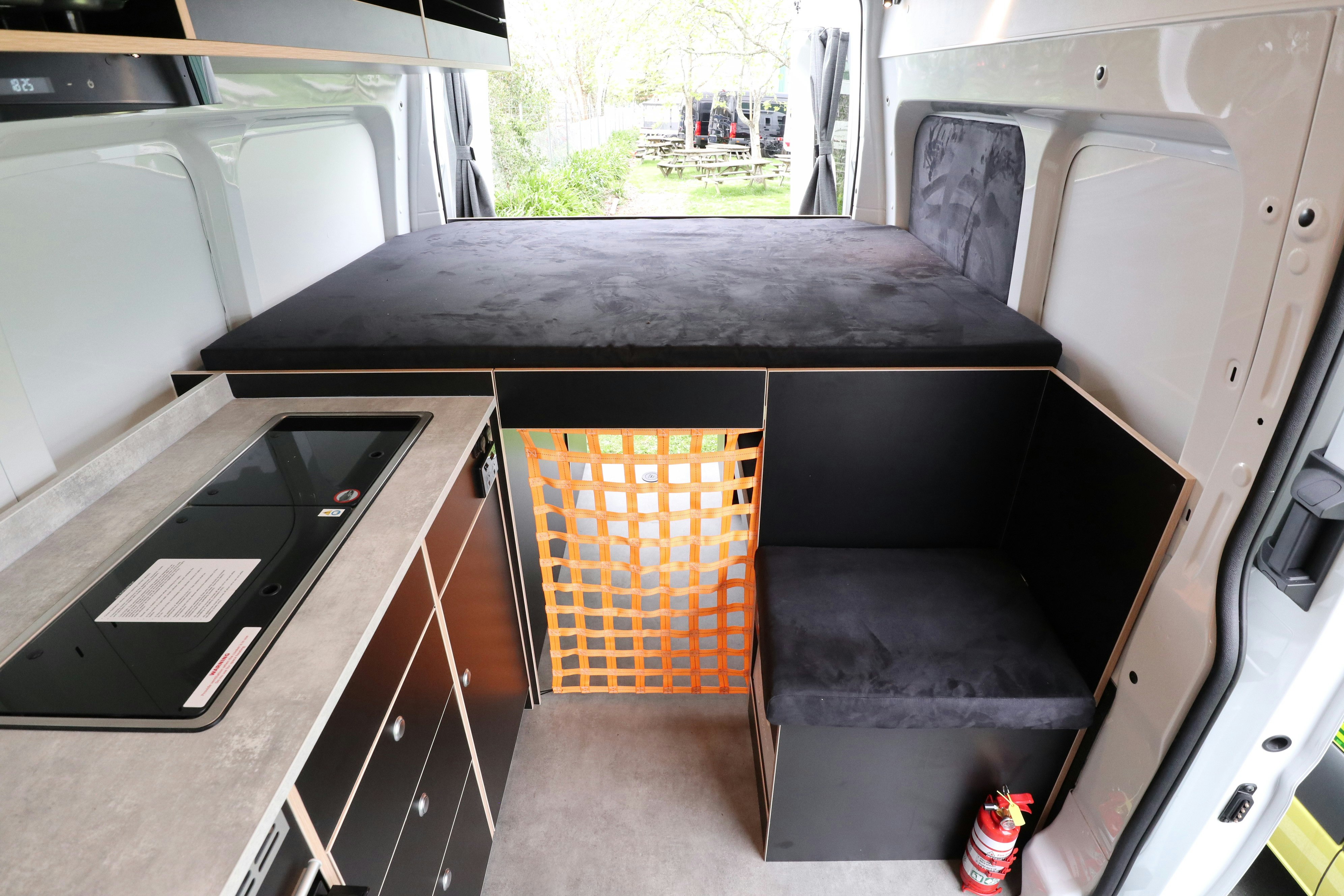 HDFahrzeugeBritz NZHiTopBritz HiTop NZ internal view IMG 5086