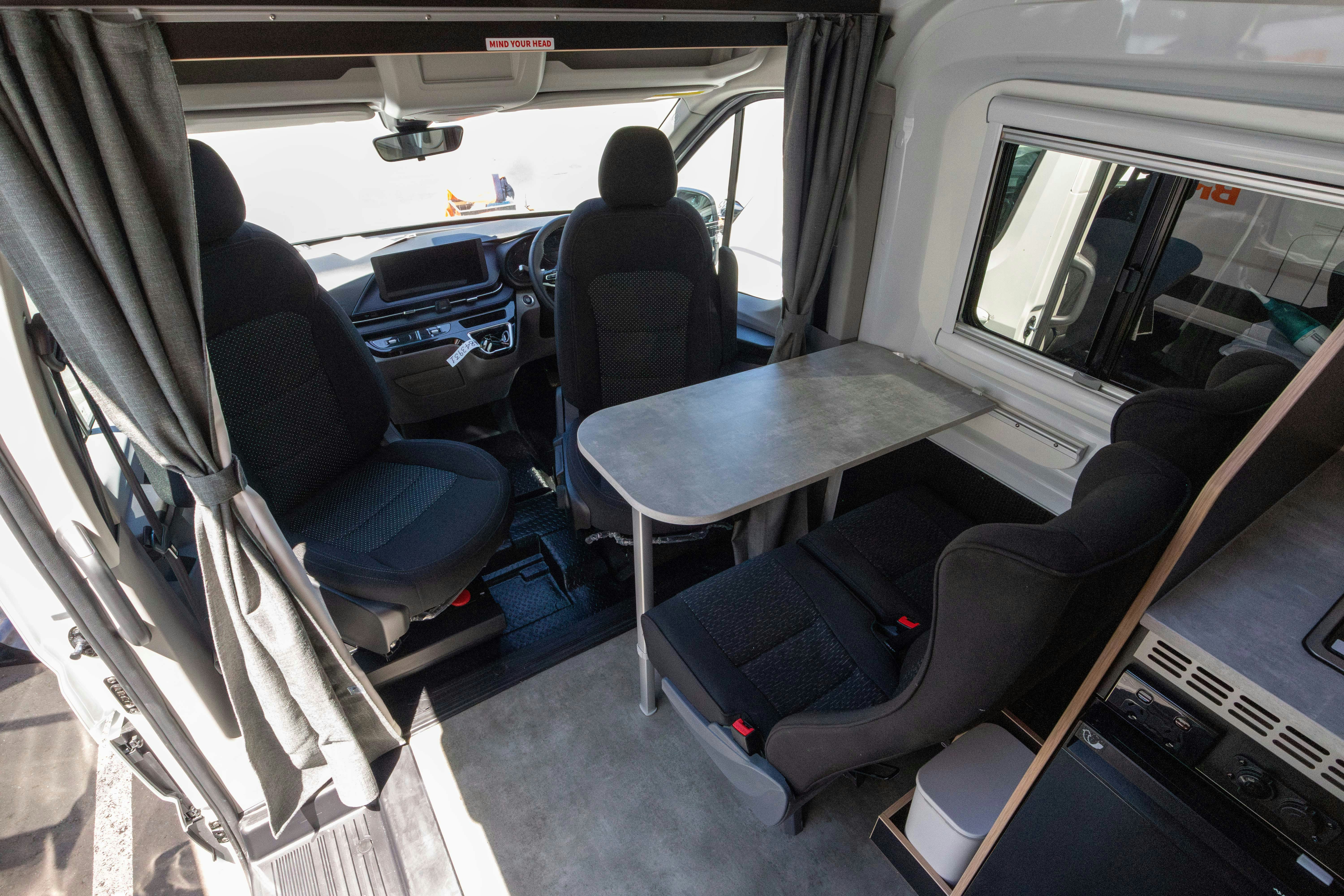 HDFahrzeugeBritz NZVoyagerBritz AUNZ Voyager Dining