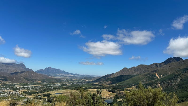 HDSuedafrikaFranschhoekBerge+Wohngegend