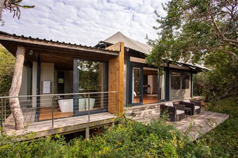 HotelSuedafrikaKariega Game Reserve Eastern CapeHotel Zimmer von aussen