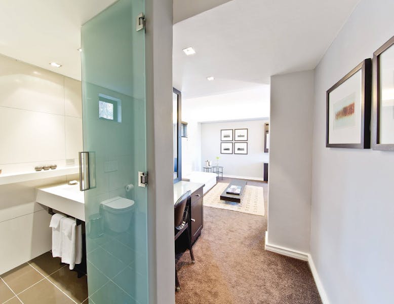 HotelSuedafrikaKensington PlaceBad + Zimmer