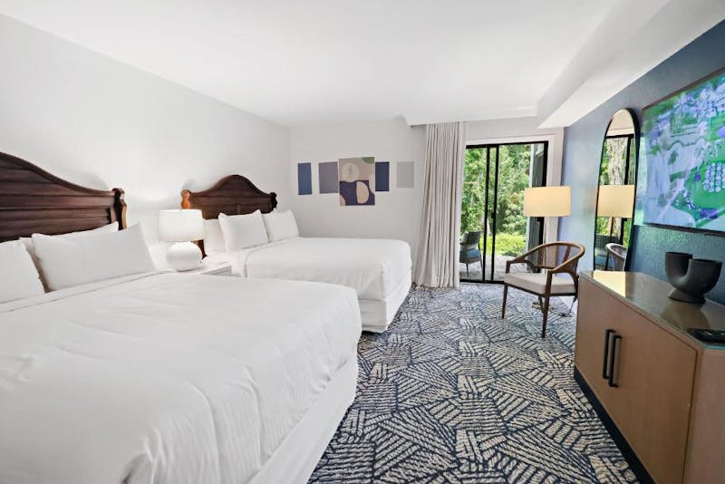 Zimmer mit zwei Queensize-Betten