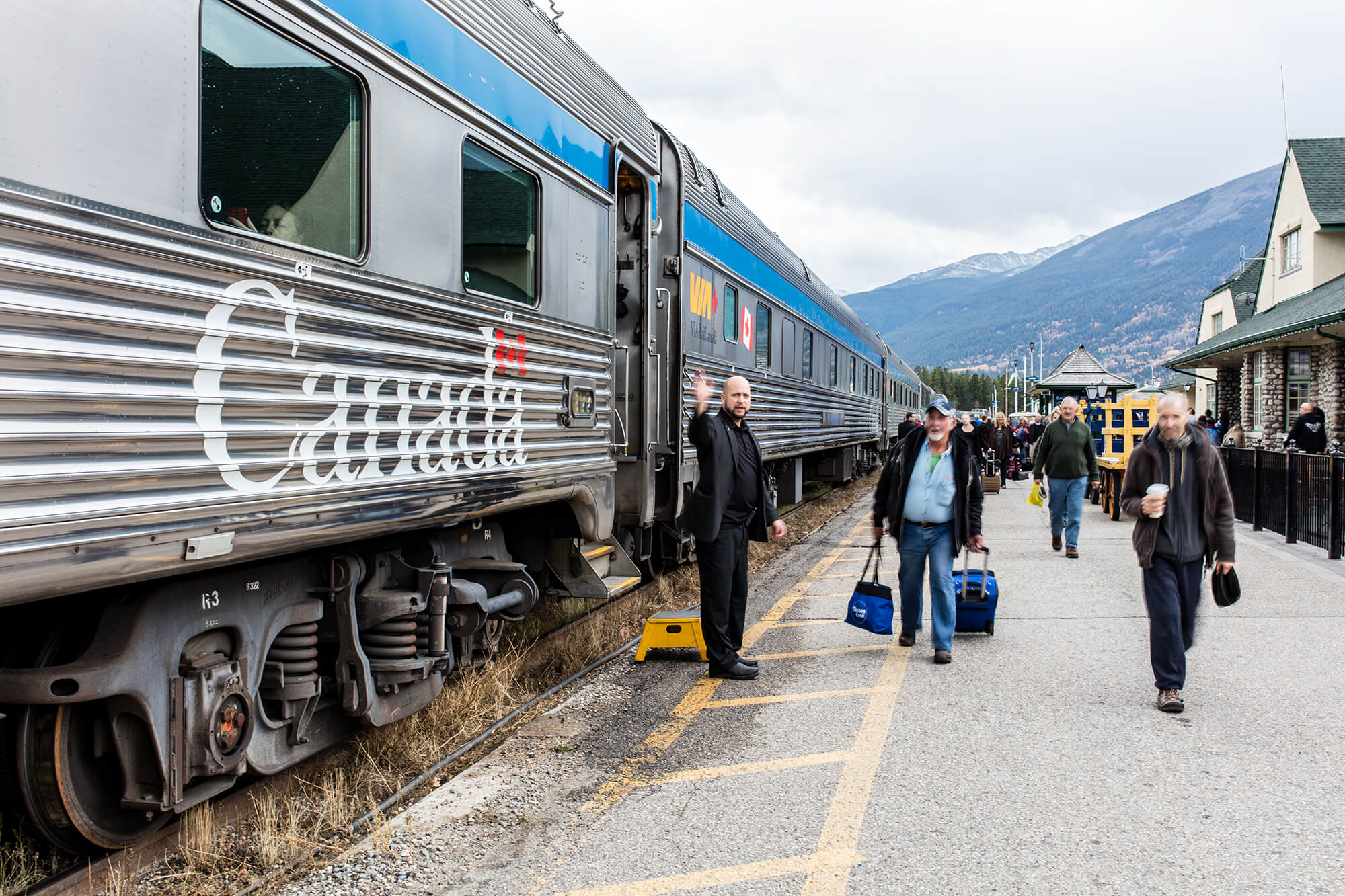 VIA RailRS228 VIA Travellers Long Haul Canadian 203 sRGB
