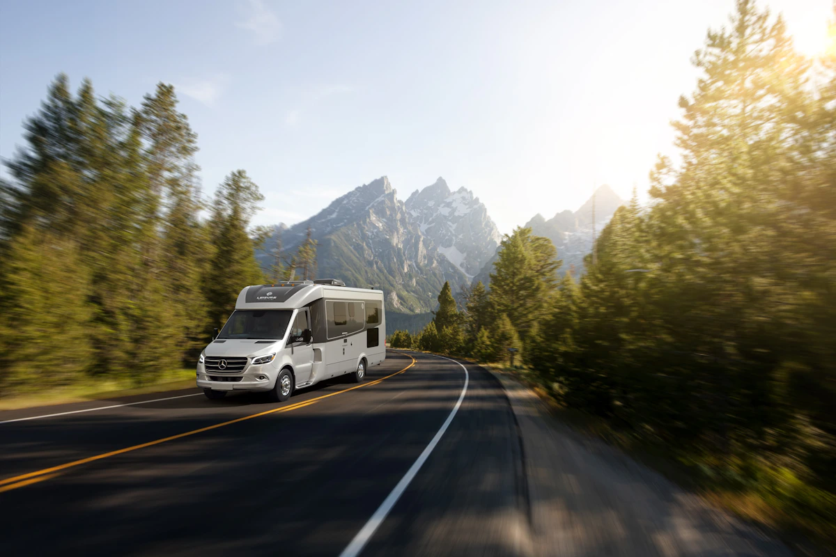 HDFahrzeugeFraserwayB Premium2026 Fraserway RV Rentals Vehicles Class B+ Pre