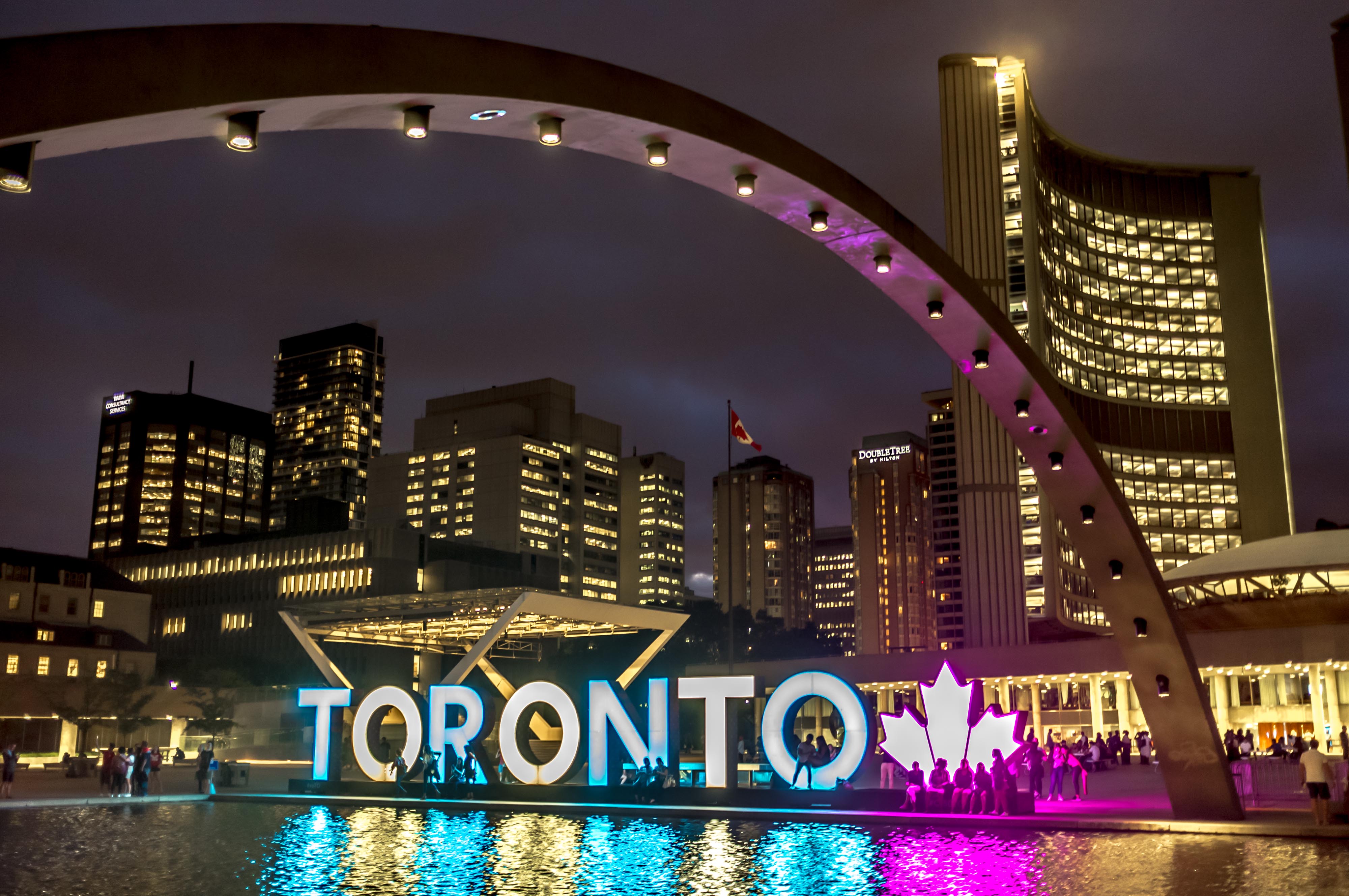 Nathan Phillips Square, Toronto