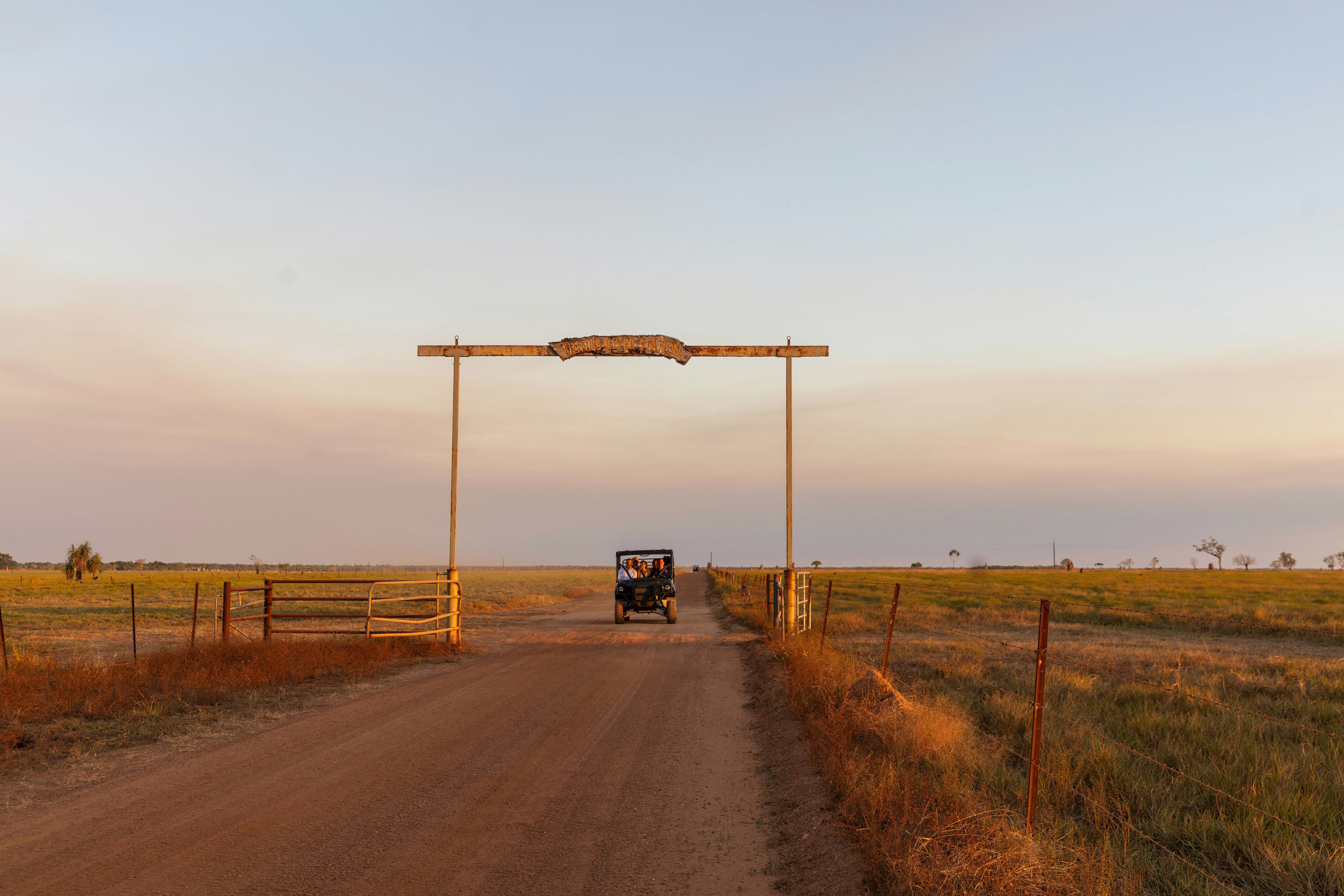 HDHotelAustralienNTFinniss River LodgeTor zur Ranch