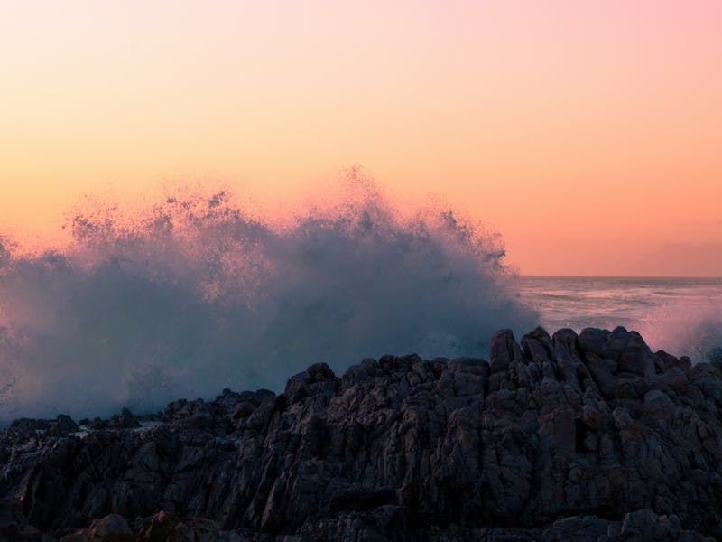 HDSuedafrikaGansbaaiWelle in Sunset