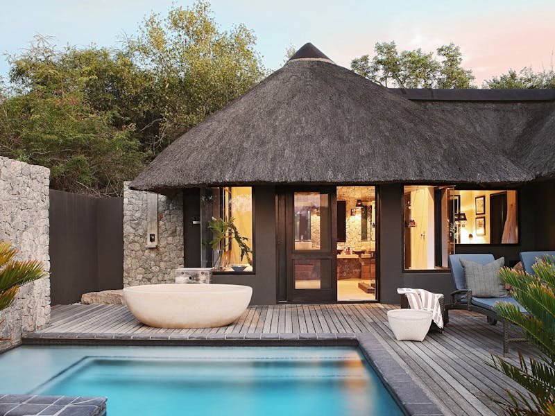 HDHotelSuedafrikaLondolozi Game Reserve Relais ChateauxAussen