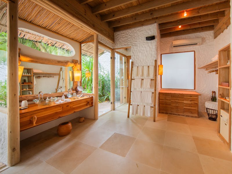 HDHotelMaledivenSoneva FushiBad 2Crusoe Suite with Pool5