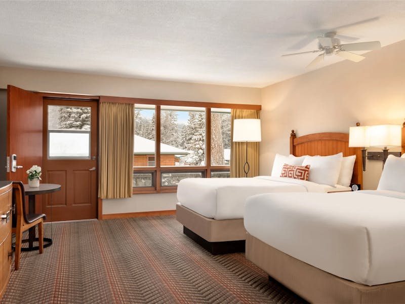 HDHotelKanadaFairmont Jasper Park LodgeQueen Room