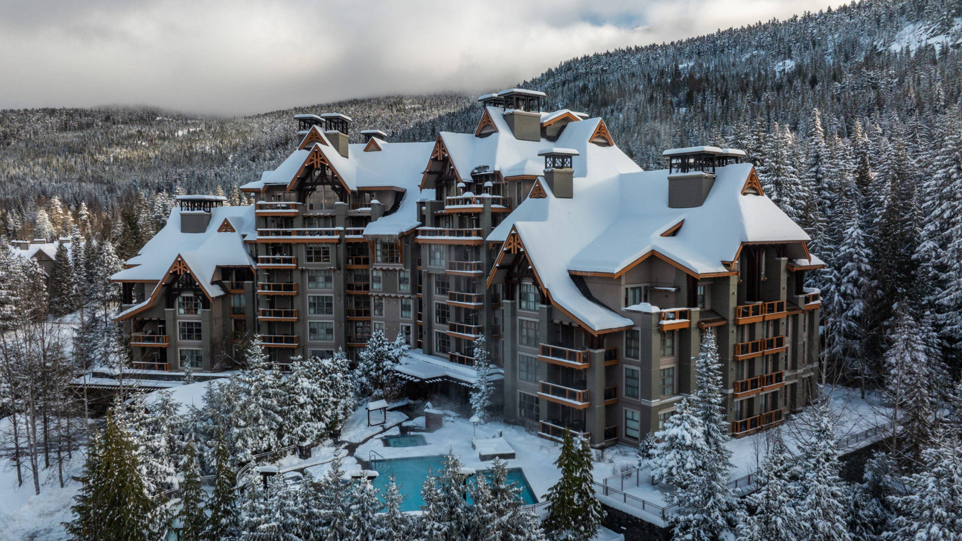 HDHotelKanadaFour Seasons Resort WhistlerAussen