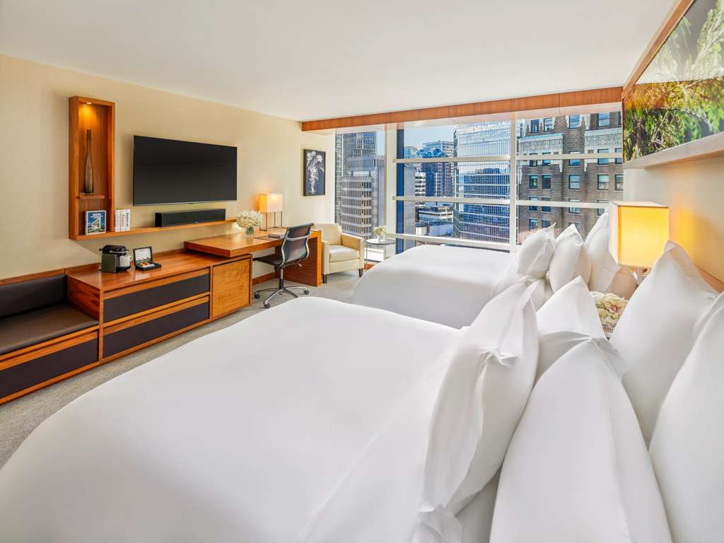 HDHotelKanadaThe Fairmont Pacific RimQueen