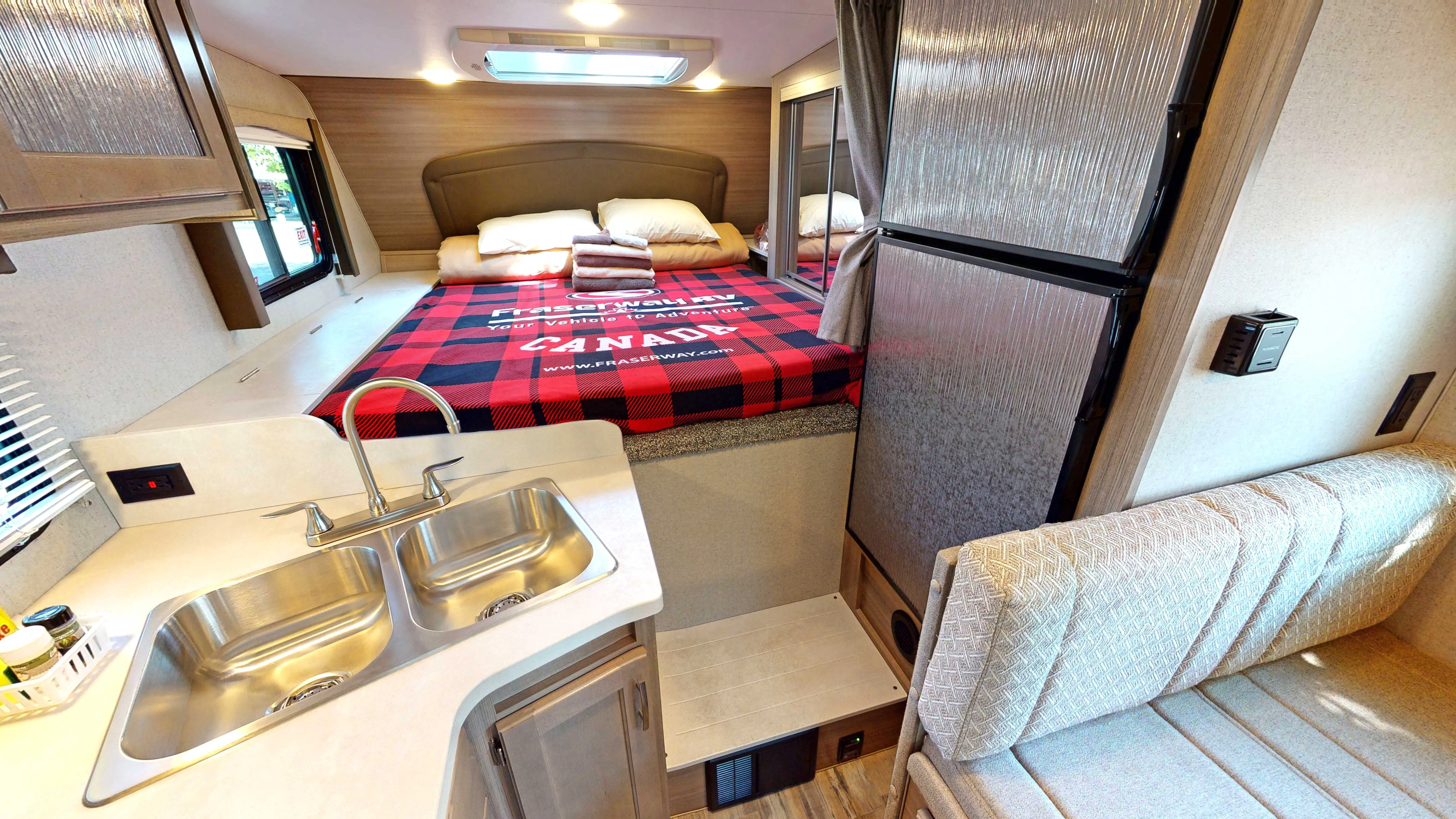 HDFahrzeugeFraserwayTruck CamperInnenansicht 07