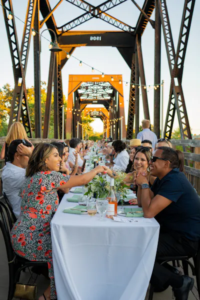 Dinner On The Bridge, Winters im Yolo County