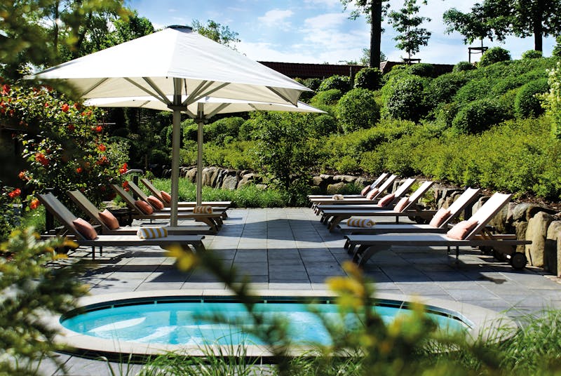 HDDeutschlandWeissenhausWeissenhaus Schlosstherme Kaltwasserbecken Web