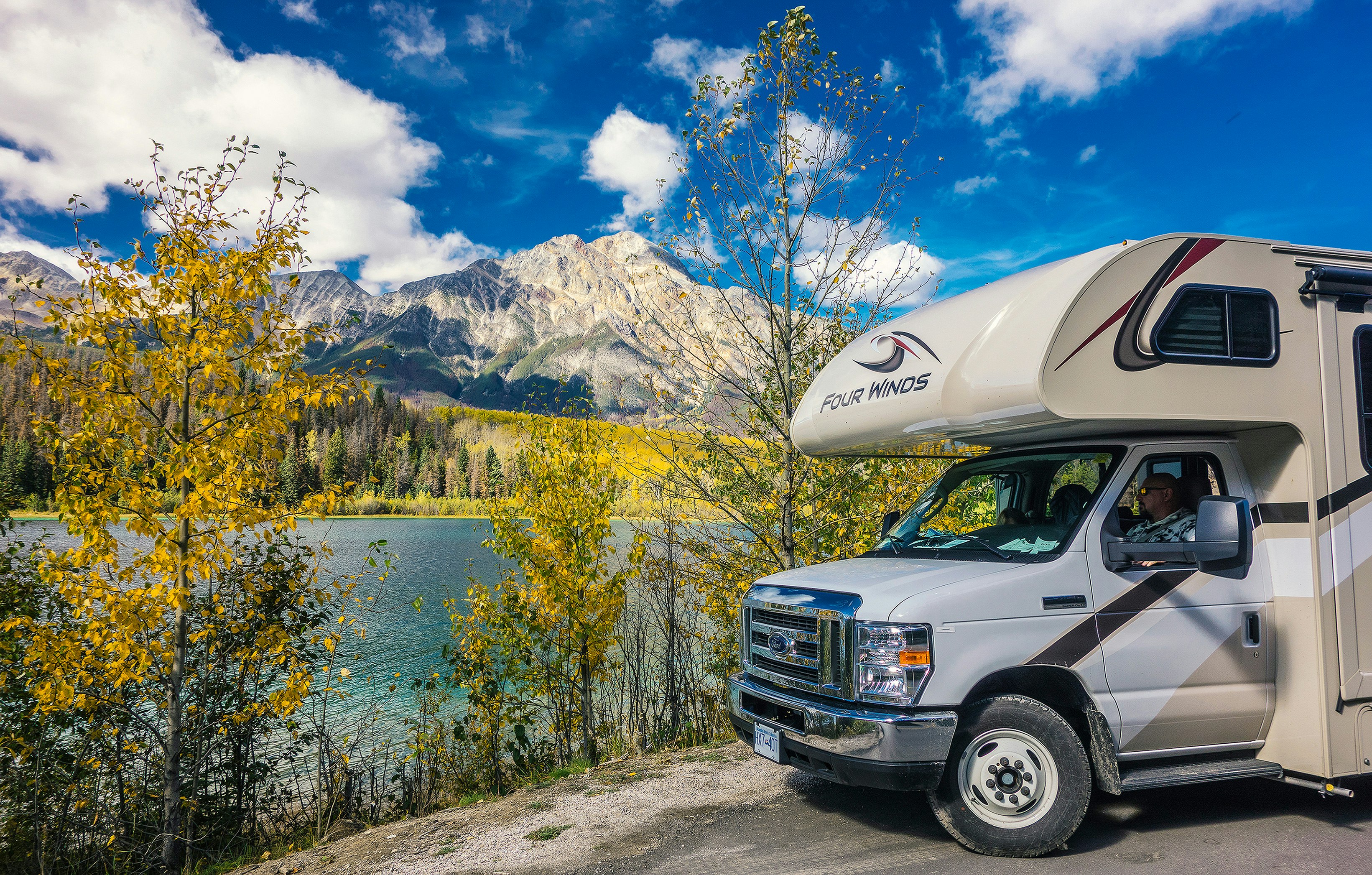 HDFahrzeugeFraserwayC XLargeAussenansicht BowLakeViewpoint AB RuthMWoronieck