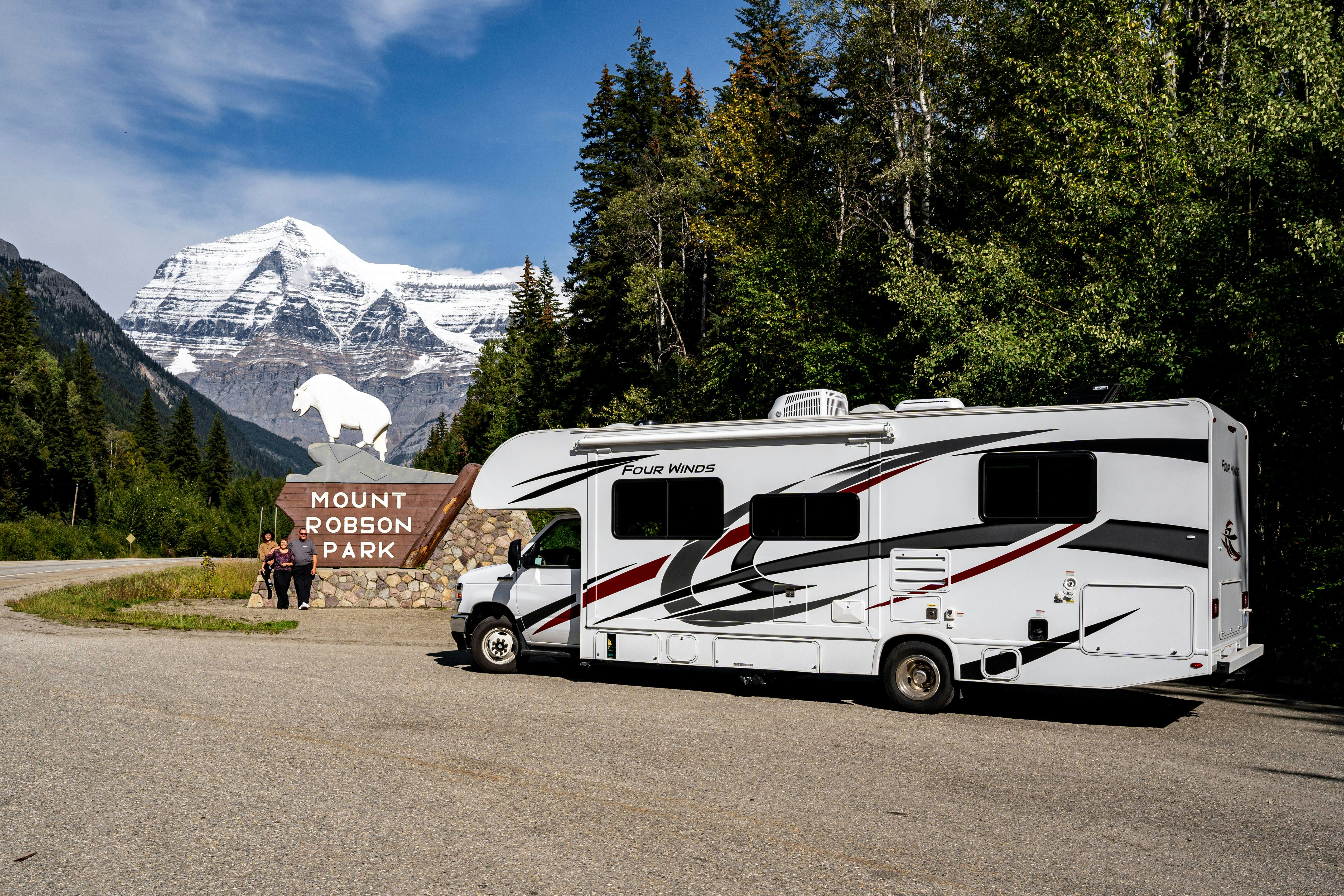 HDFahrzeugeFraserwayC XLargeAussenansicht MountRobson AB JennyTischer