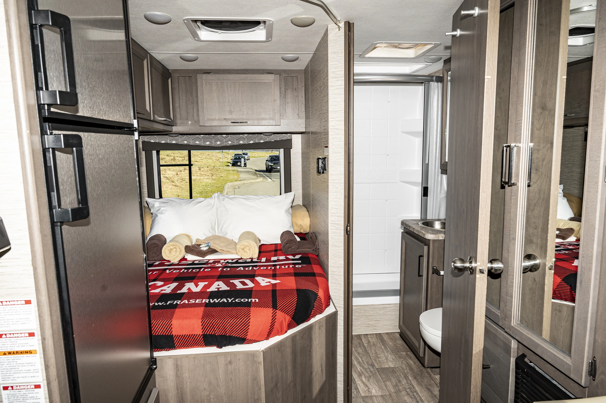 HDFahrzeugeFraserwayRoF C ClassDoppelbett Bad Beispiel