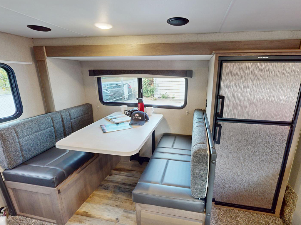 FahrzeugeFraserwayTC Slide OutSitzecke