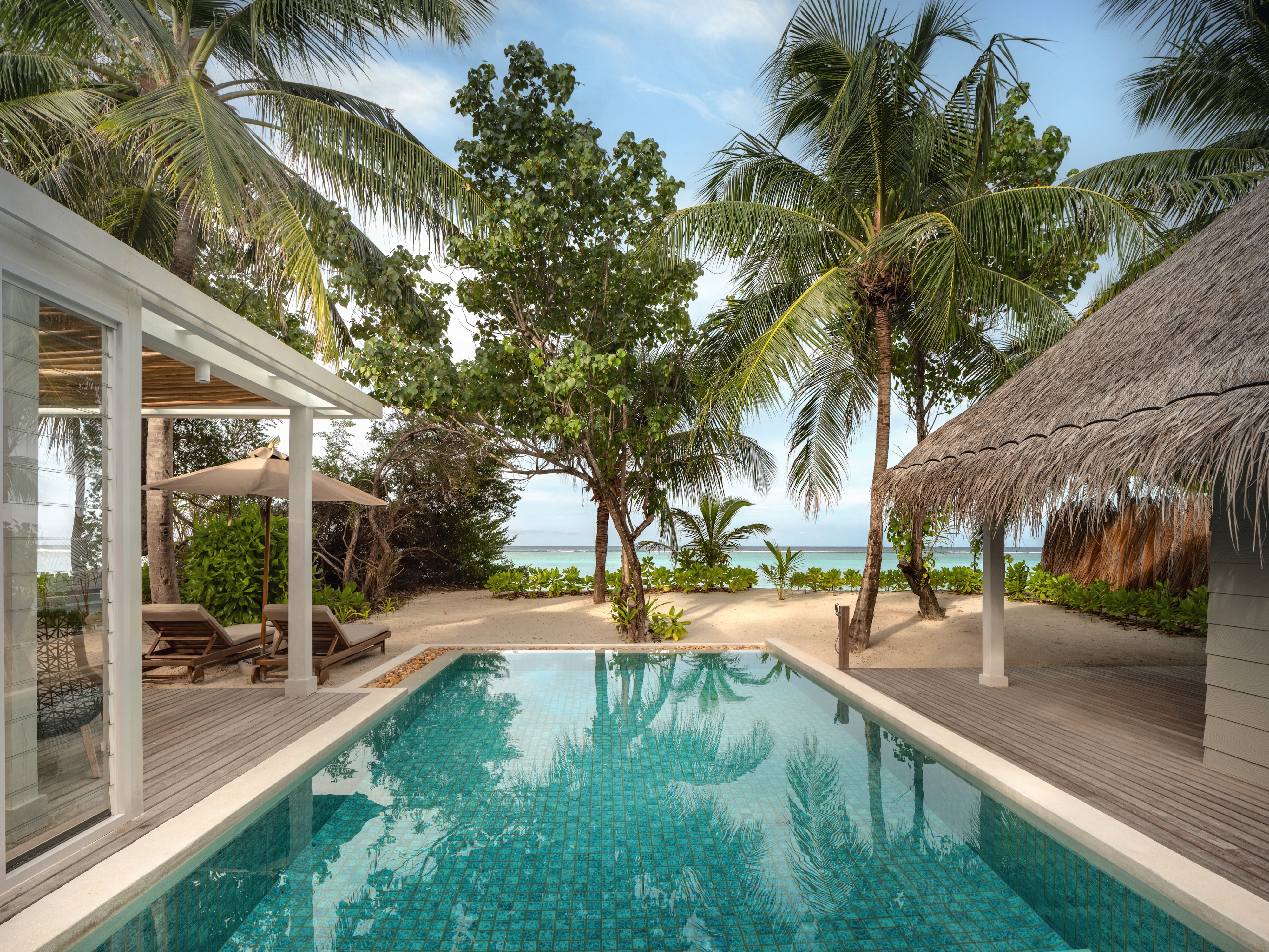 HDHotelMaledivenSix Senses KanuhuraDeluxe Beach Villa Suite With Pool deck