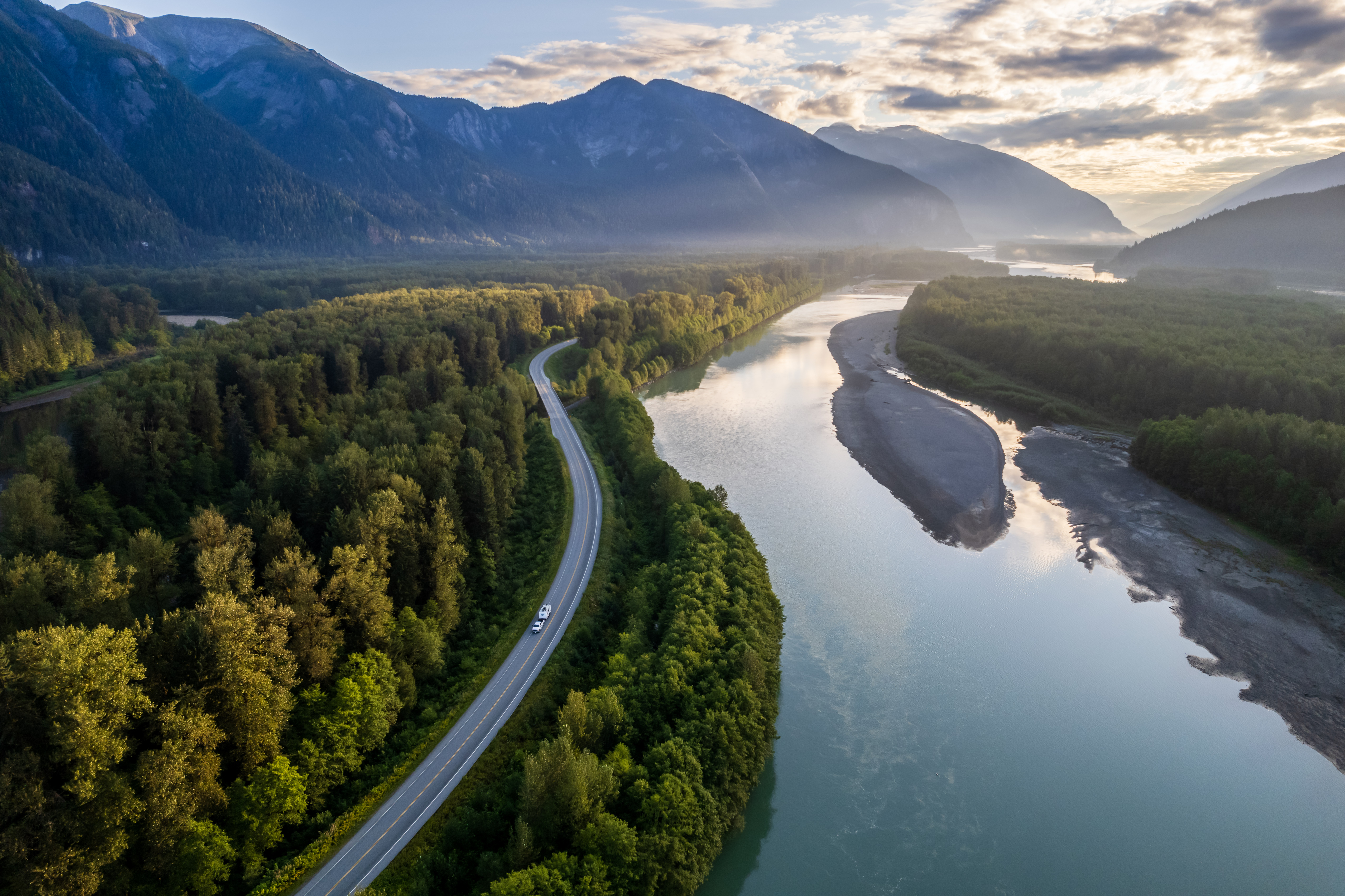 Highway 16 am Skeena River
