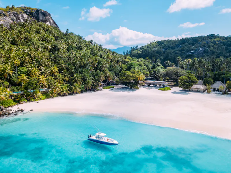 HDHotelSeychellenNorth IslandDining Piazza