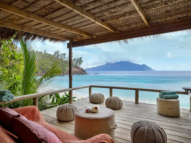 HDHotelSeychellenNorth IslandHoneymoon Beach Deck