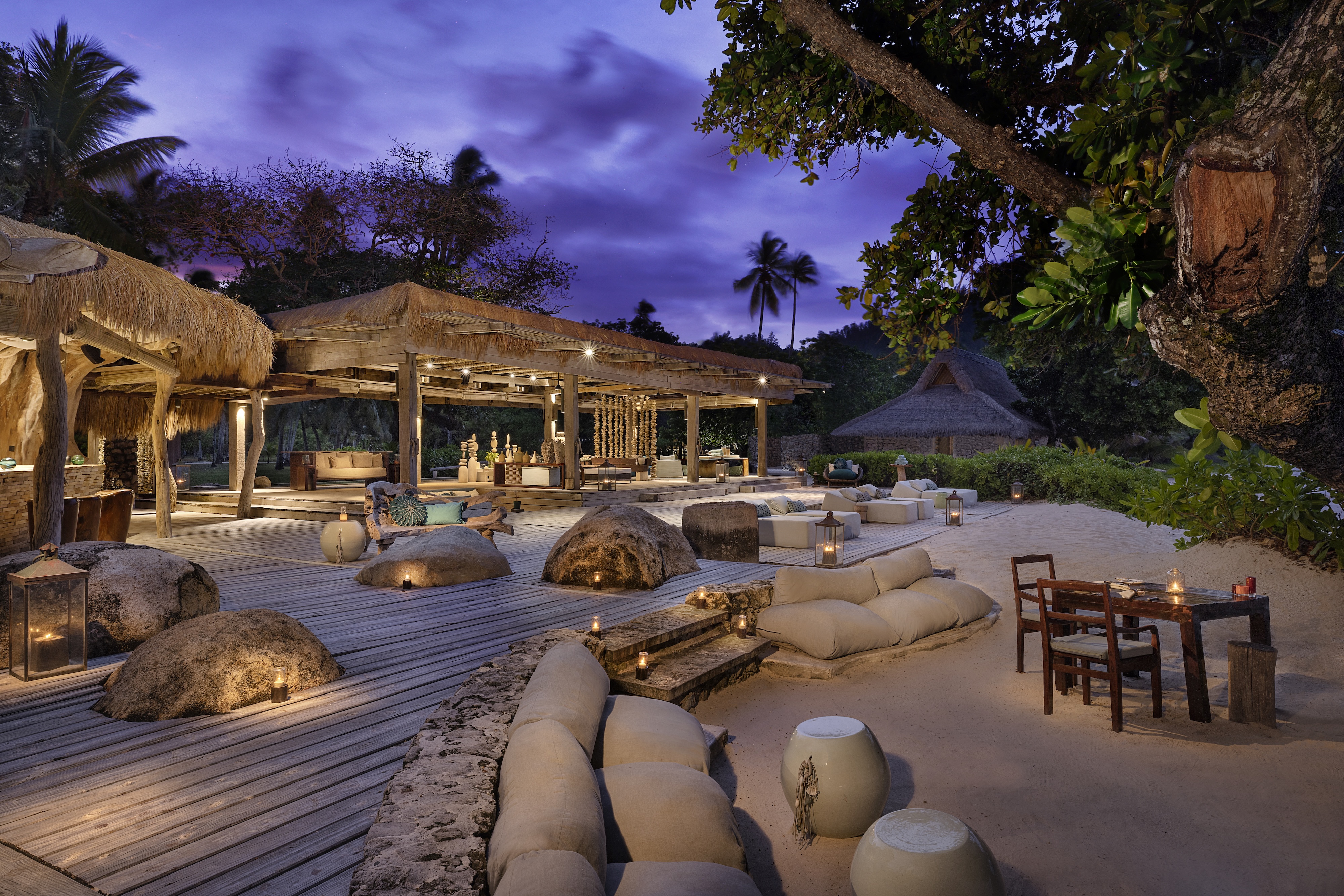 HDHotelSeychellenNorth IslandDining Piazza3