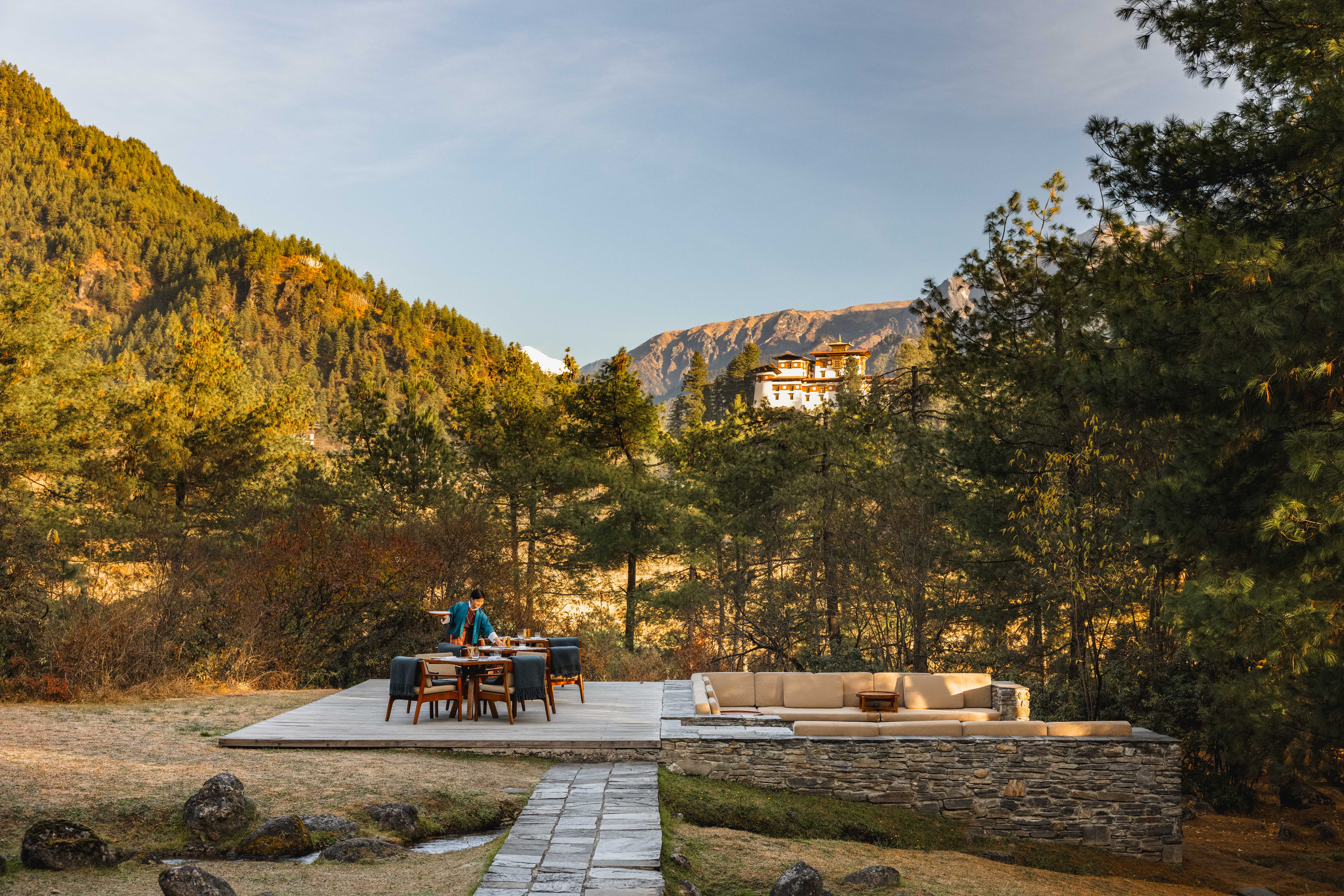 HDHotelBhutanAmankoraParoFirepit Dining