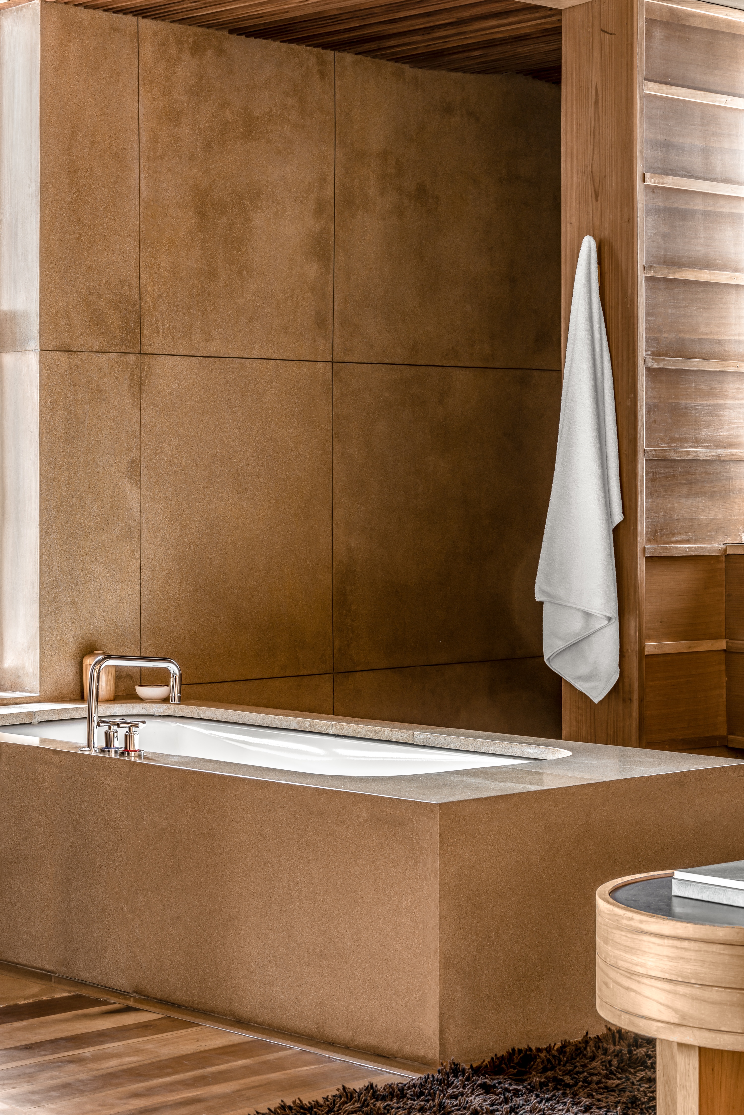 HDHotelBhutanAmankoraThimphuSuite bathtub