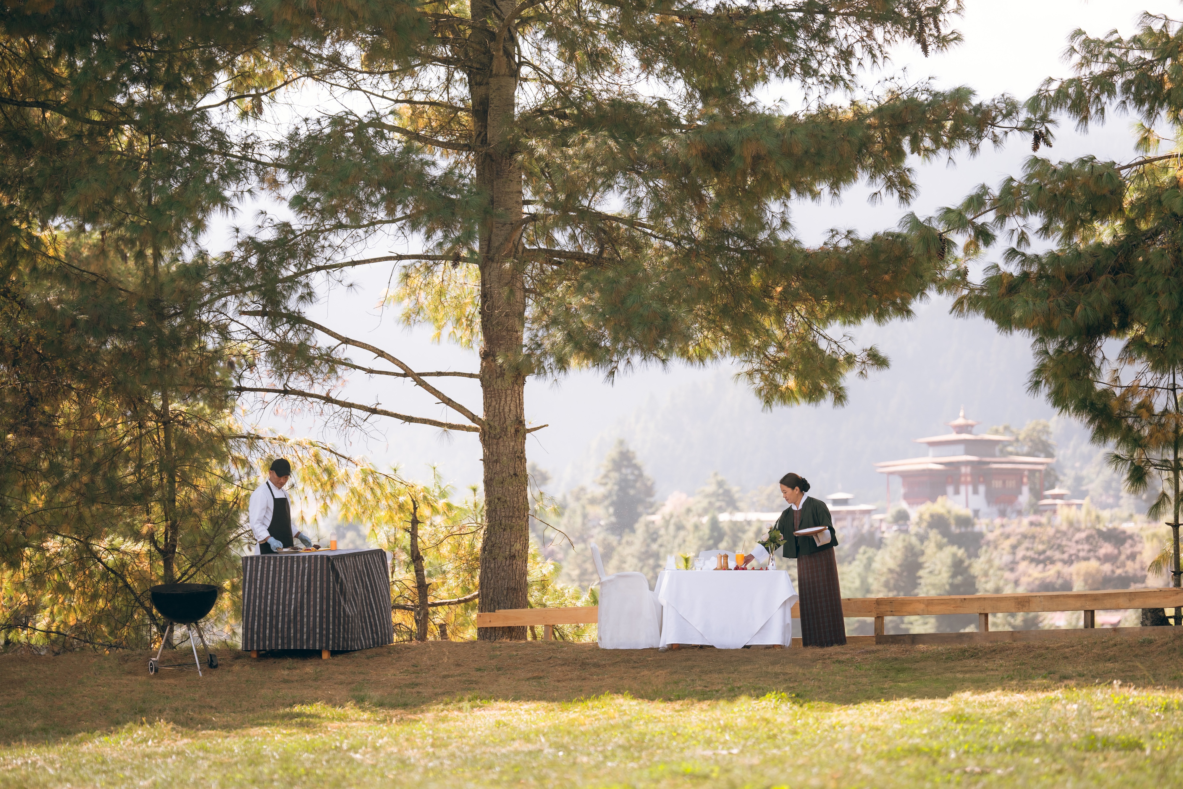 HDHotelBhutanAmankoraBumthangRiverside Picnic 1