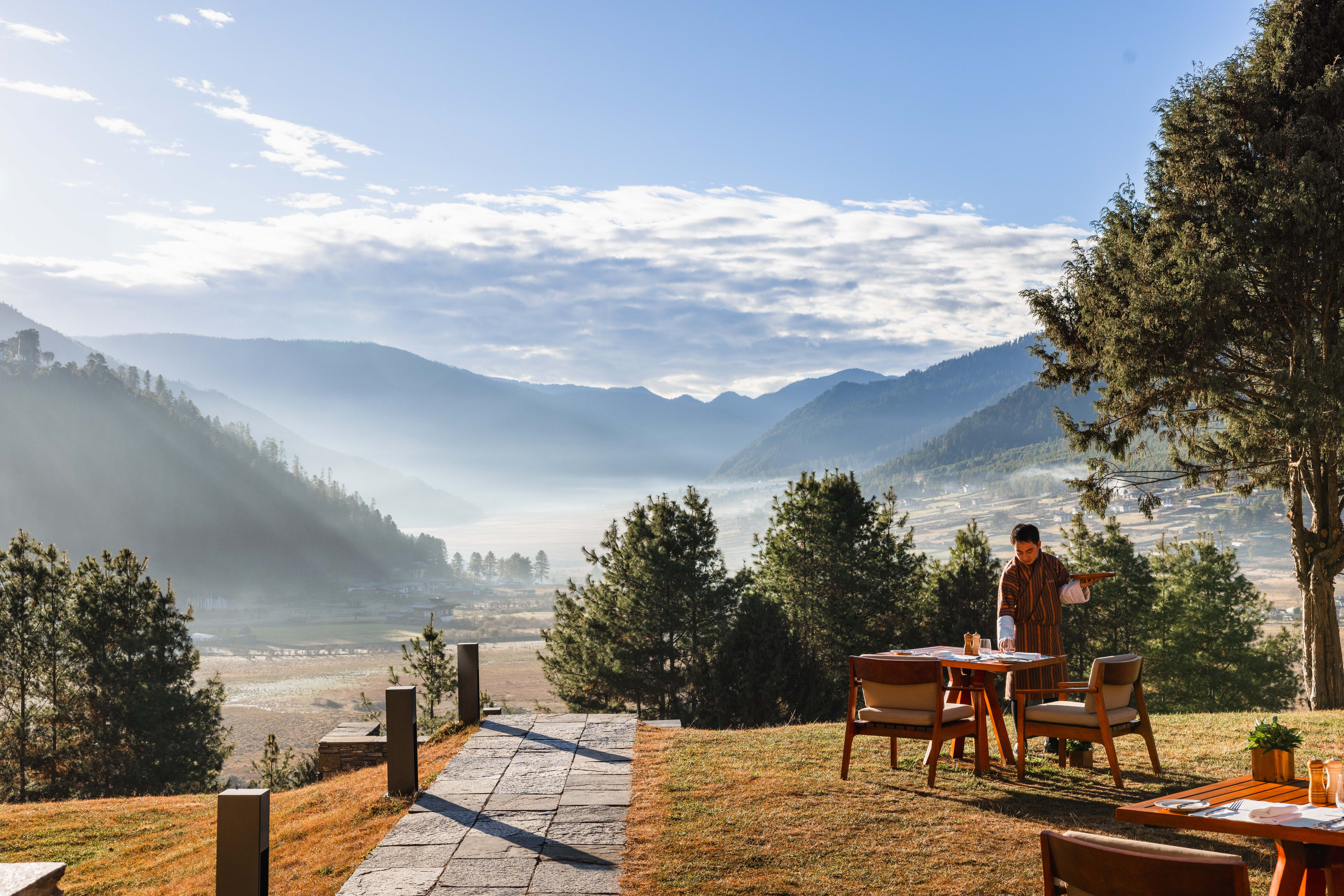HDHotelBhutanAmankoraGangteyOutdoor Dining