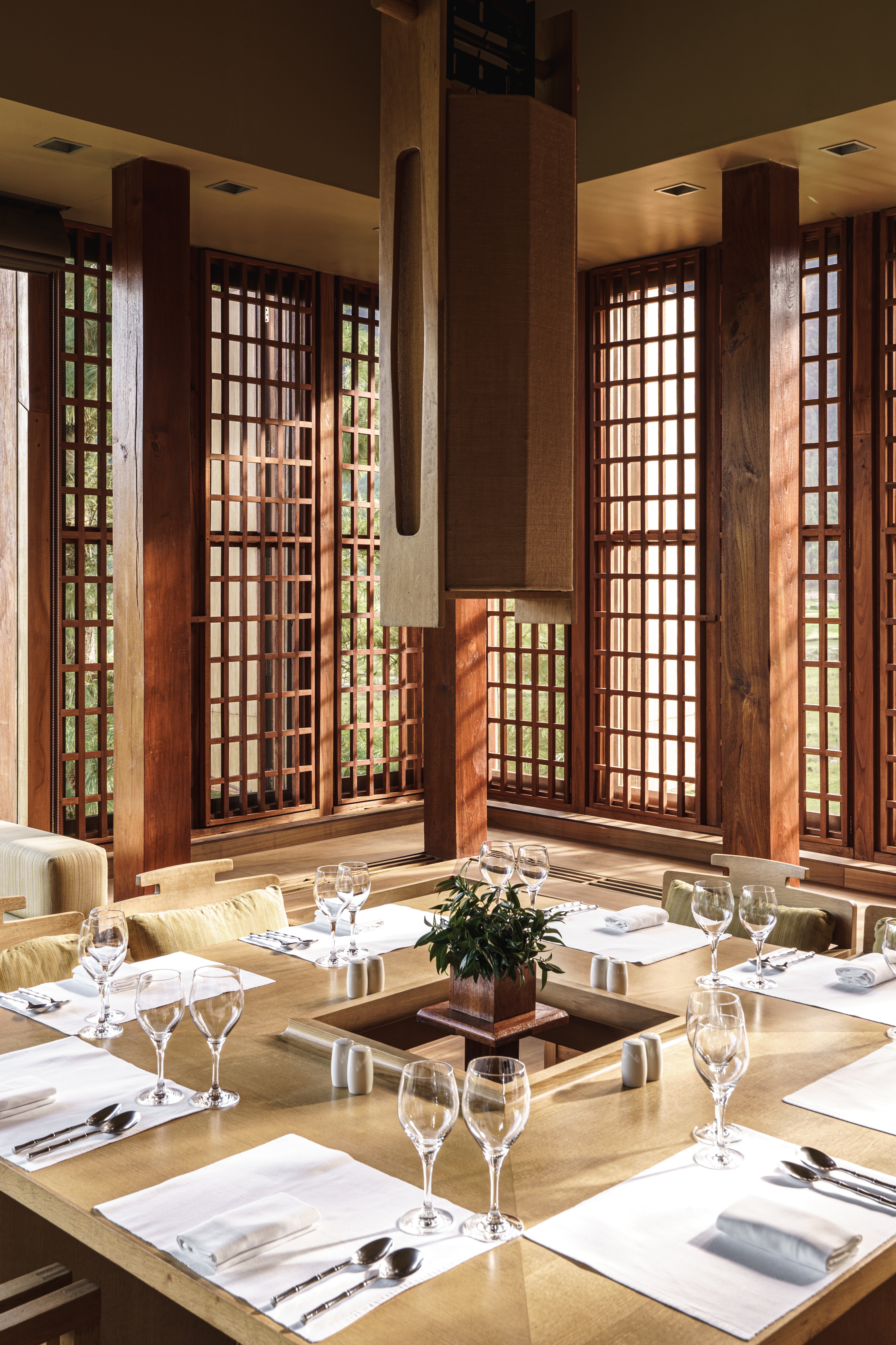 HDHotelBhutanAmankoraGangteyRestaurnat2