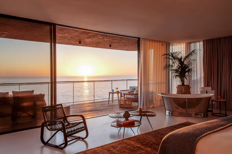 HDHotelSpanienSix Senses IbizaFive Bedroom Mansion master bedroom sunset vie