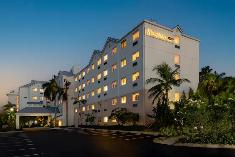 HDHotelCayman IslandsHampton by Hilton Grand Cayman Seven Mile Beachhotel vi