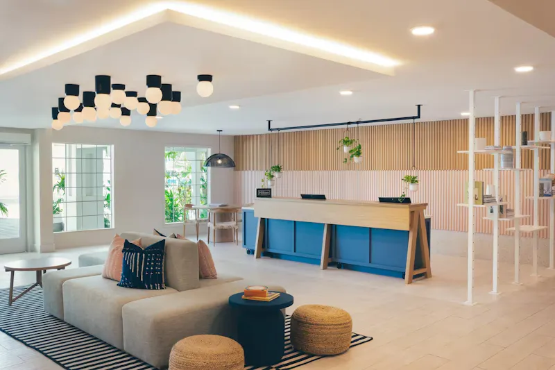 HDHotelCayman IslandsHampton by Hilton Grand Cayman Seven Mile Beachlobby