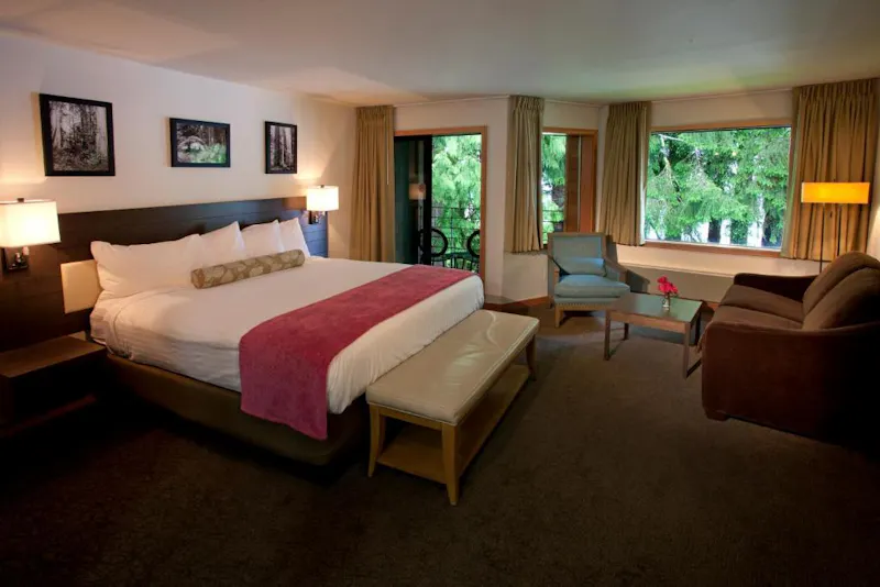 Lake Room