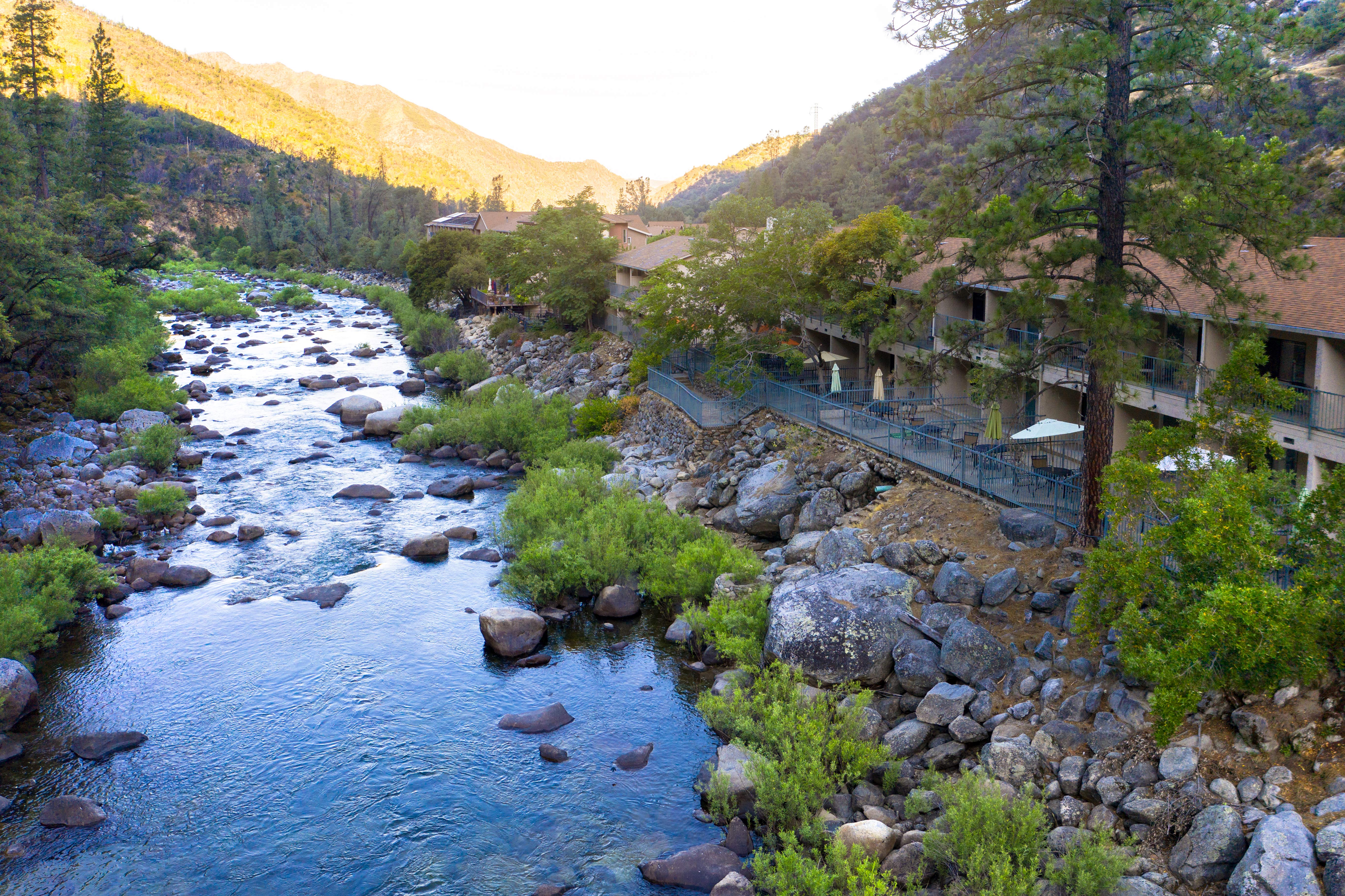 HDHotelCaliforniaYosemiteEl Portal Yosemite View Lodgeaussen2