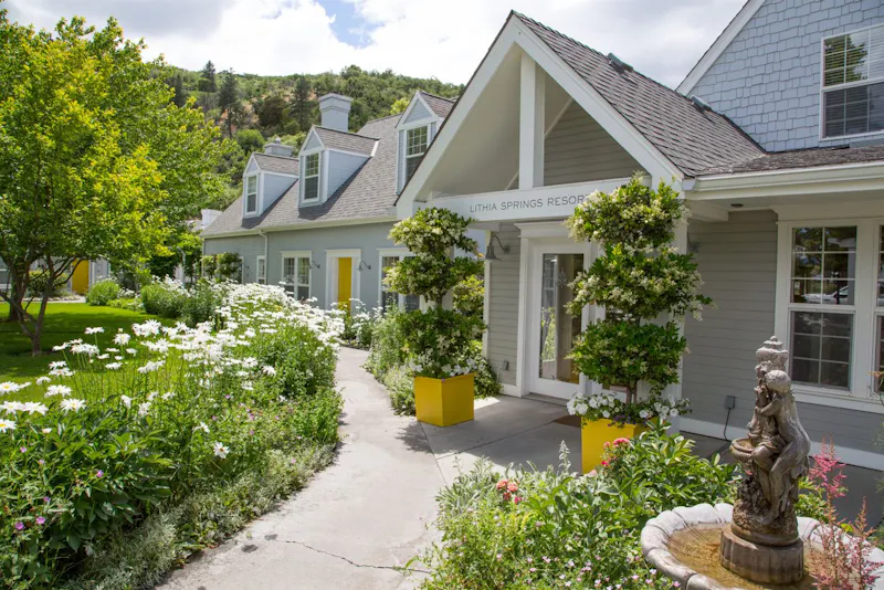 HDHotelOregonLithia Springs ResortAussen