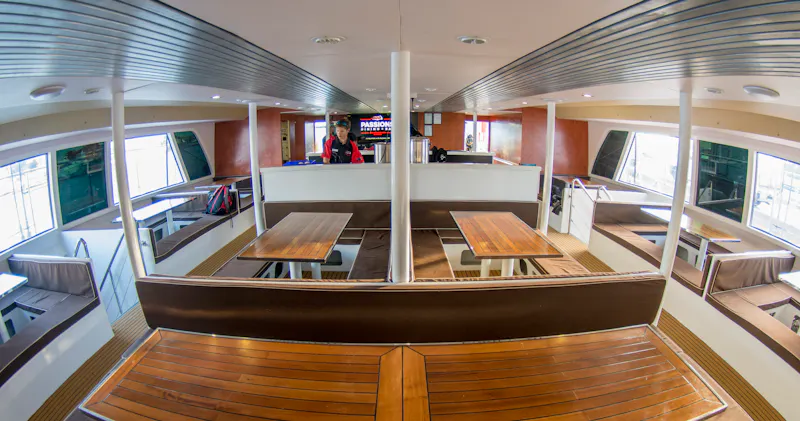 HDAustralienQLDGreat Barrier ReefPassionsMain Saloon POP