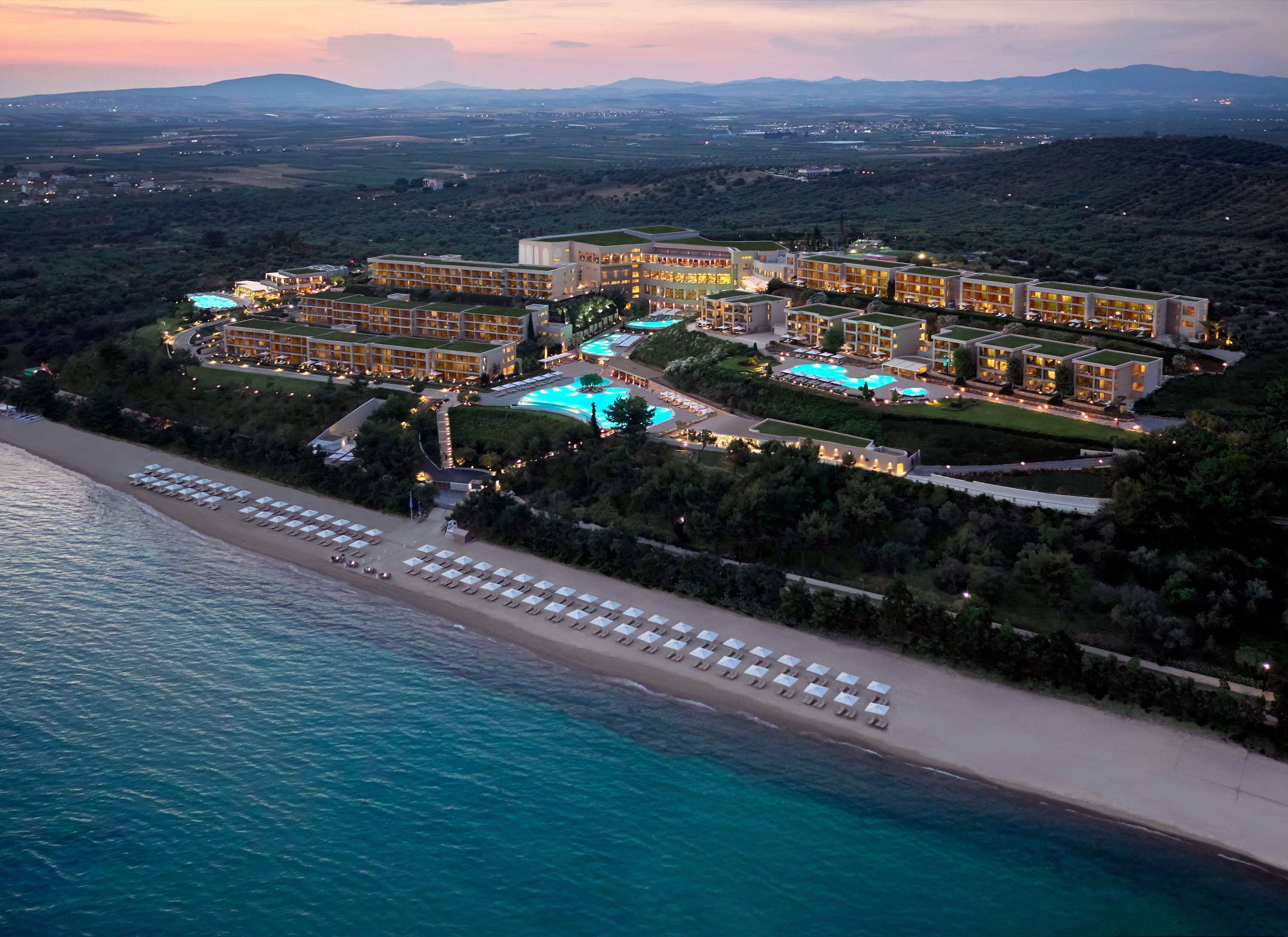 HDHotelGriechenlandIkos OceaniaMain Aerial Evening