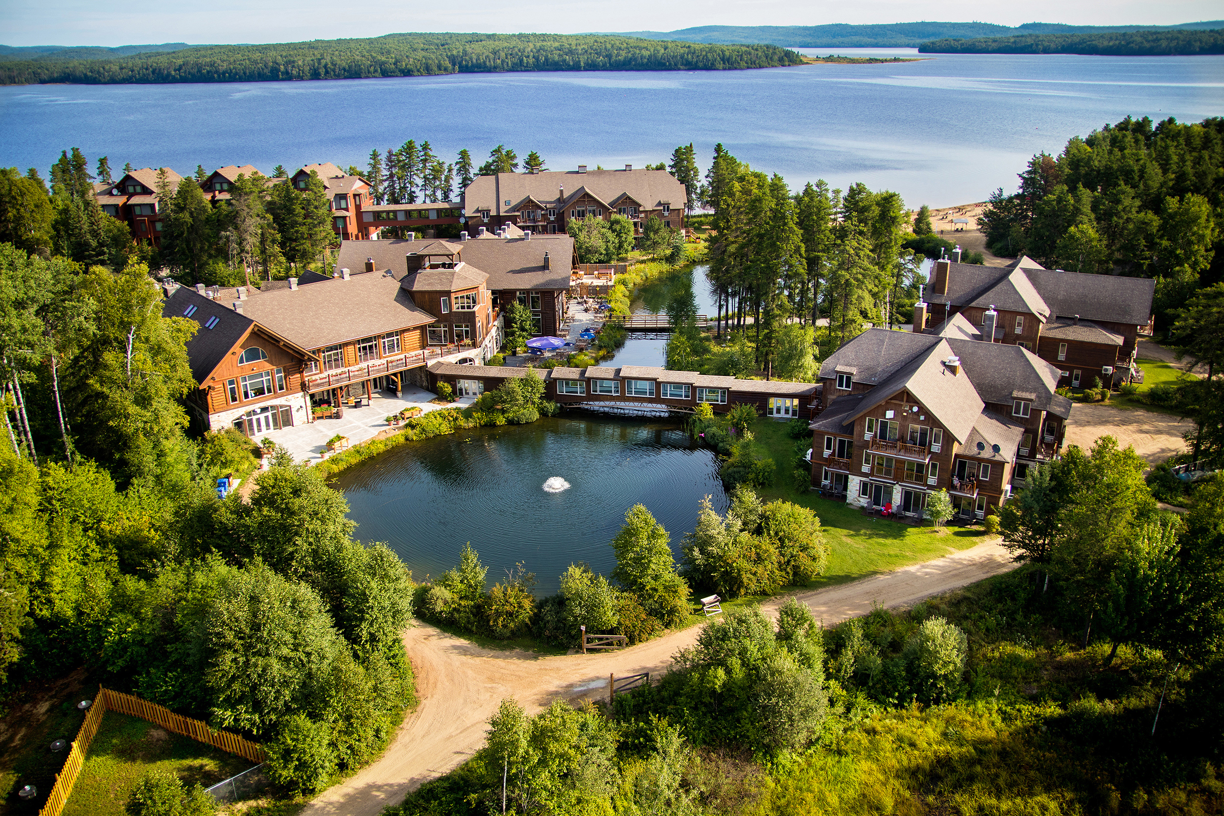 HDHotelQuebecAuberge du Lac TaureauYMSLT exterior 001