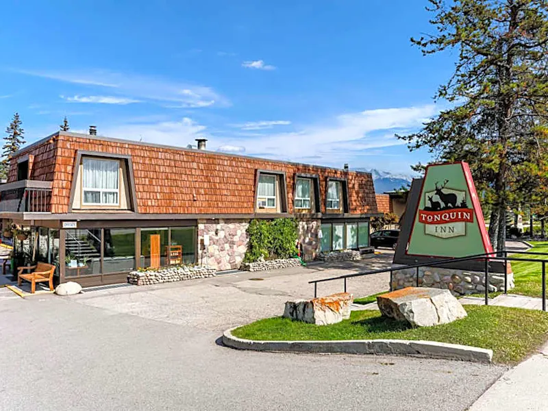 HotelAlbertaJasperTonquin InnAussenansicht