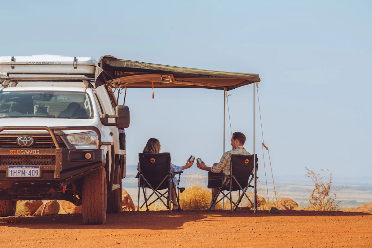 HDFahrzeugeRedSands Camper2 Personen 4WD Rooftop Camper34 Markise Jay Sailor