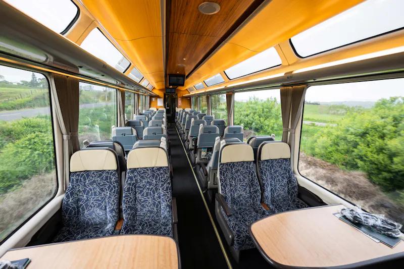 HDNeuseelandZuegeTranzalpine184989 interior of scenic train