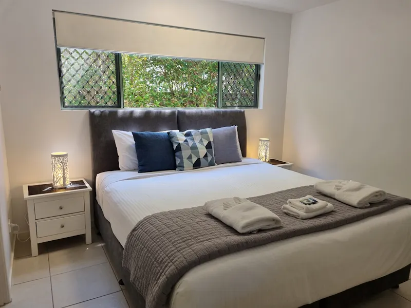 HDHotelAustralienQLDNoosaRiver RetreatStandard Beispiel Schlafzimmer