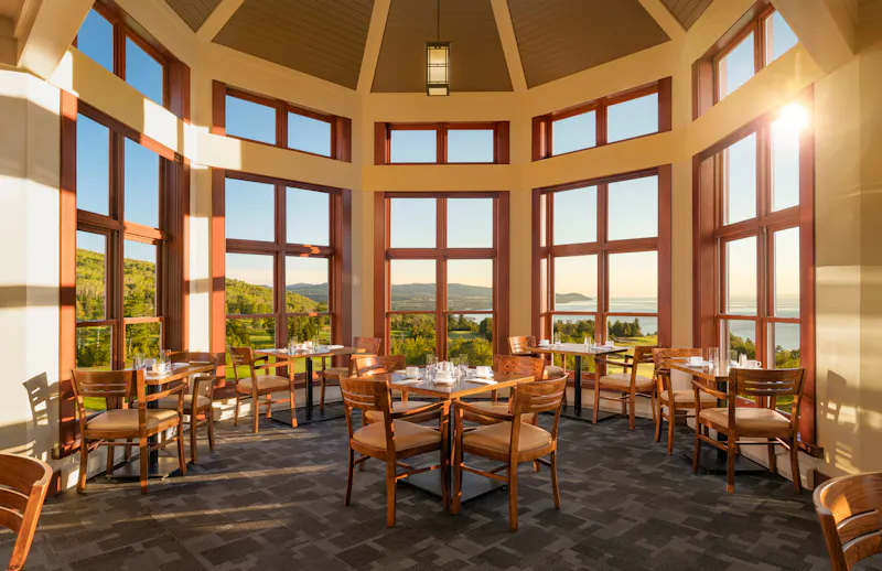 HDHotelQuebecFairmont Manoir RichelieuRestaurant YCVMR Citizen North