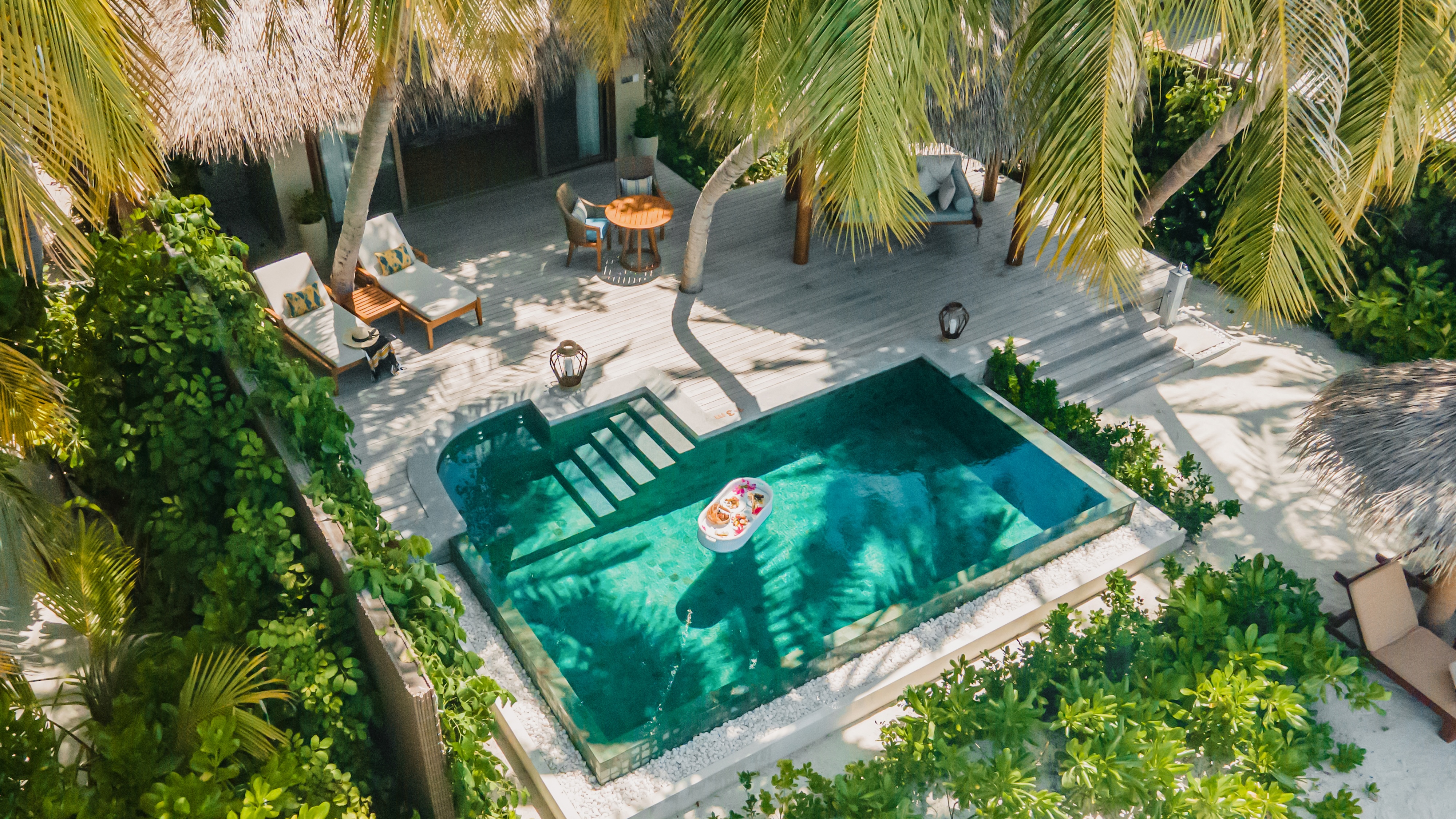 HDHotelMaledivenBaros MaldivesFloating Breakfast