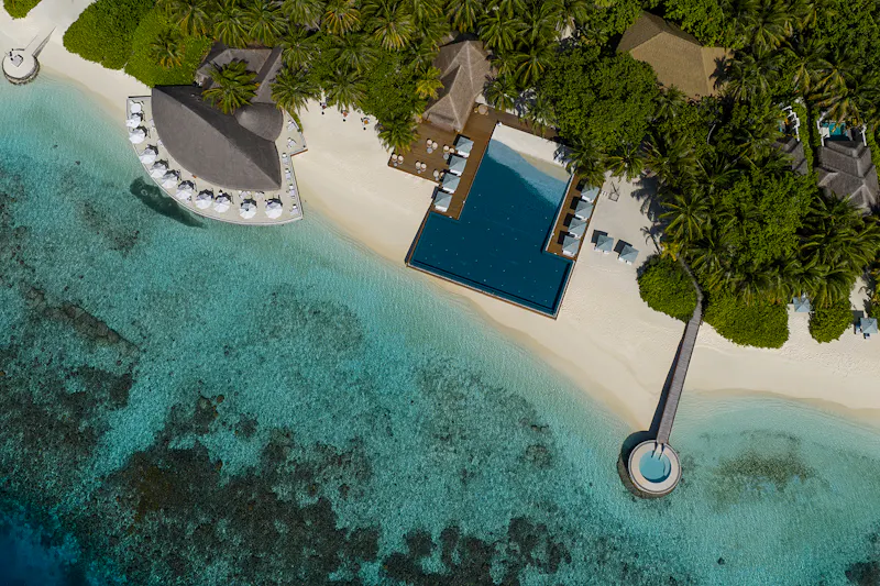 HDHotelMaledivenHuvafen Fushi Celcius Pool Drone