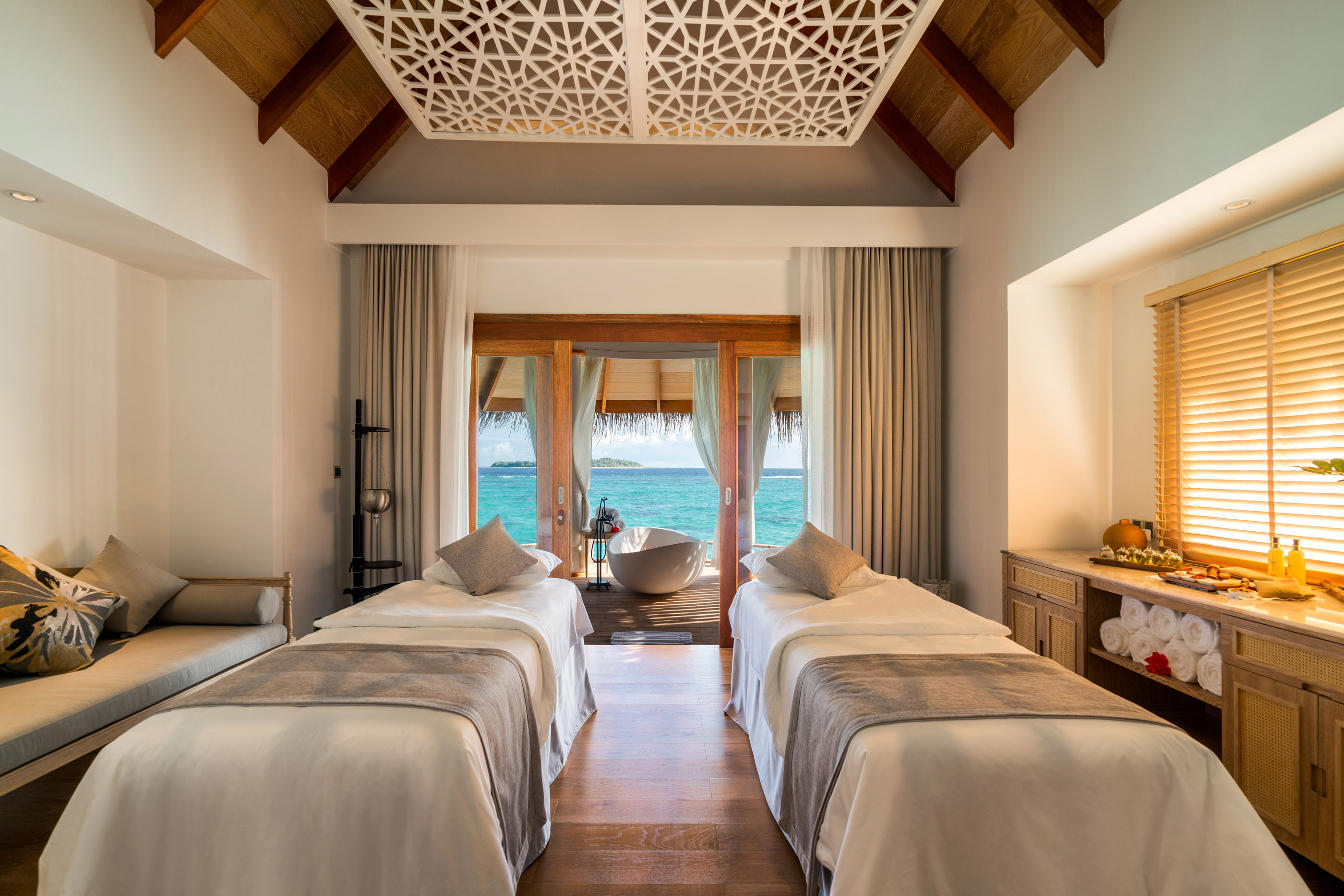 HDHotelMaledivenMilaidhoo MaldivesTropical Sanctuary of Elegant Tranquility